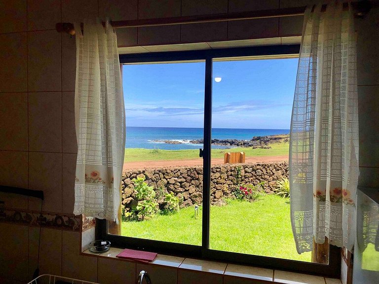 Cabaña frente al mar y con vista a los moai - Vaimiti