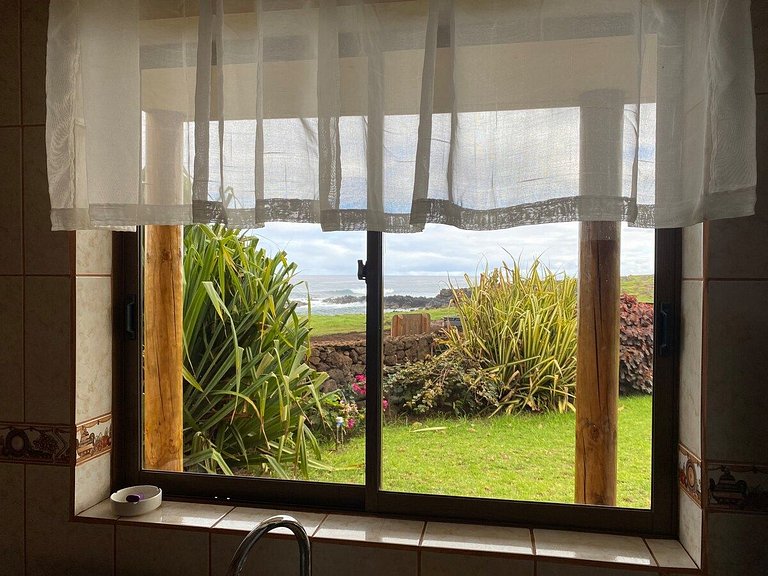 Cabaña frente al mar y con vista a los moai - Vaimiti