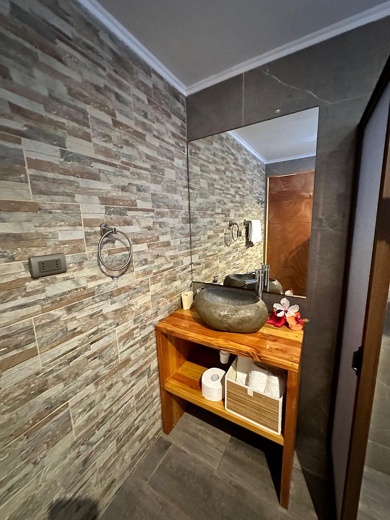 Habitación con cocina y baño privado