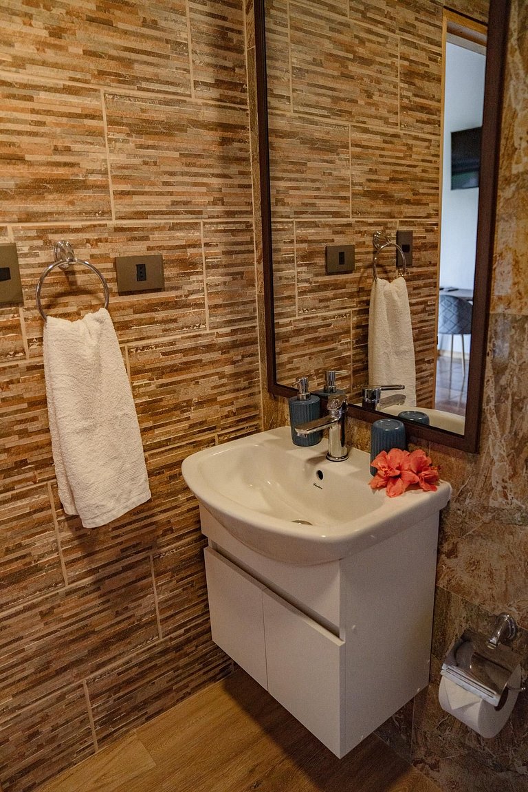 Habitación con cocina y baño privado